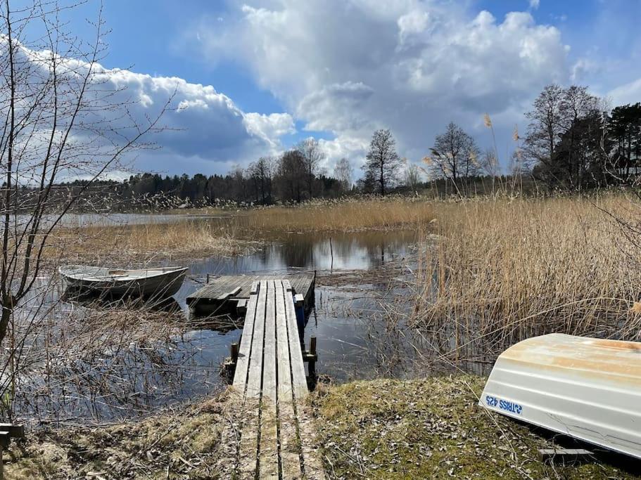 Nyrenoverat Strandnaera Med Fantastisk Utsikt Rimbo Luaran gambar